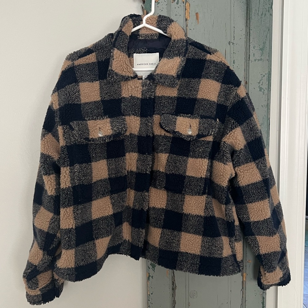 American Eagle cropped fleece shacket/zipper jacket